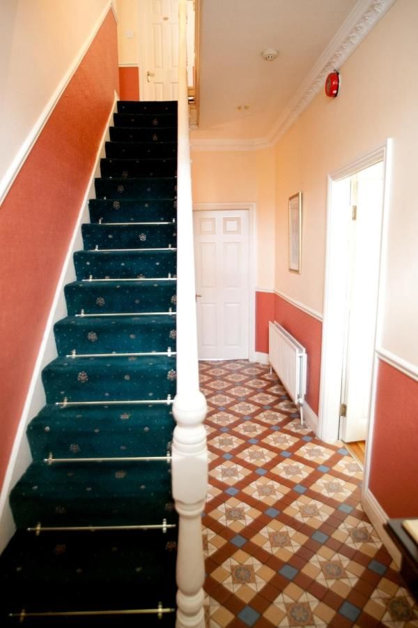 Отели типа «постель и завтрак» Griffin Lodge Guesthouse Голуэй